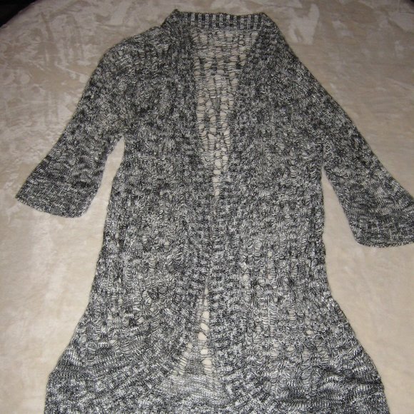 Ladies Grey & White Cardigan Size Medium $5.00 AS AN ADD ON - Picture 1 of 2